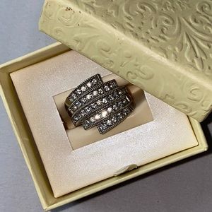Diamond studded ring
